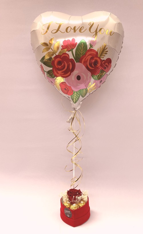 Geschenk-zum-Valentinstag-mit-Heliumballon